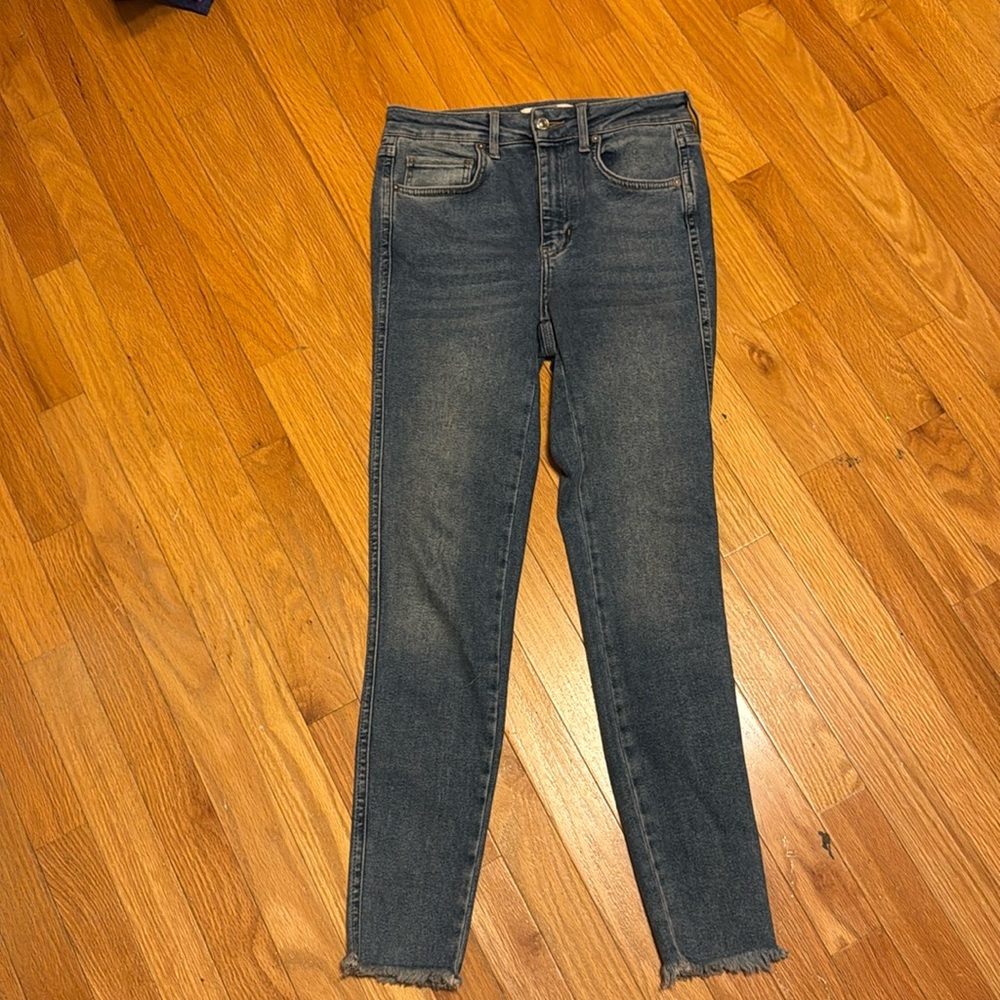 FREE People. straight leg jeans. SZ 27